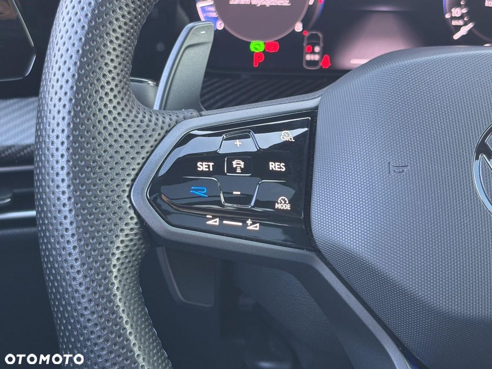 Volkswagen Golf Variant 2.0 TSI 4Motion R - 26