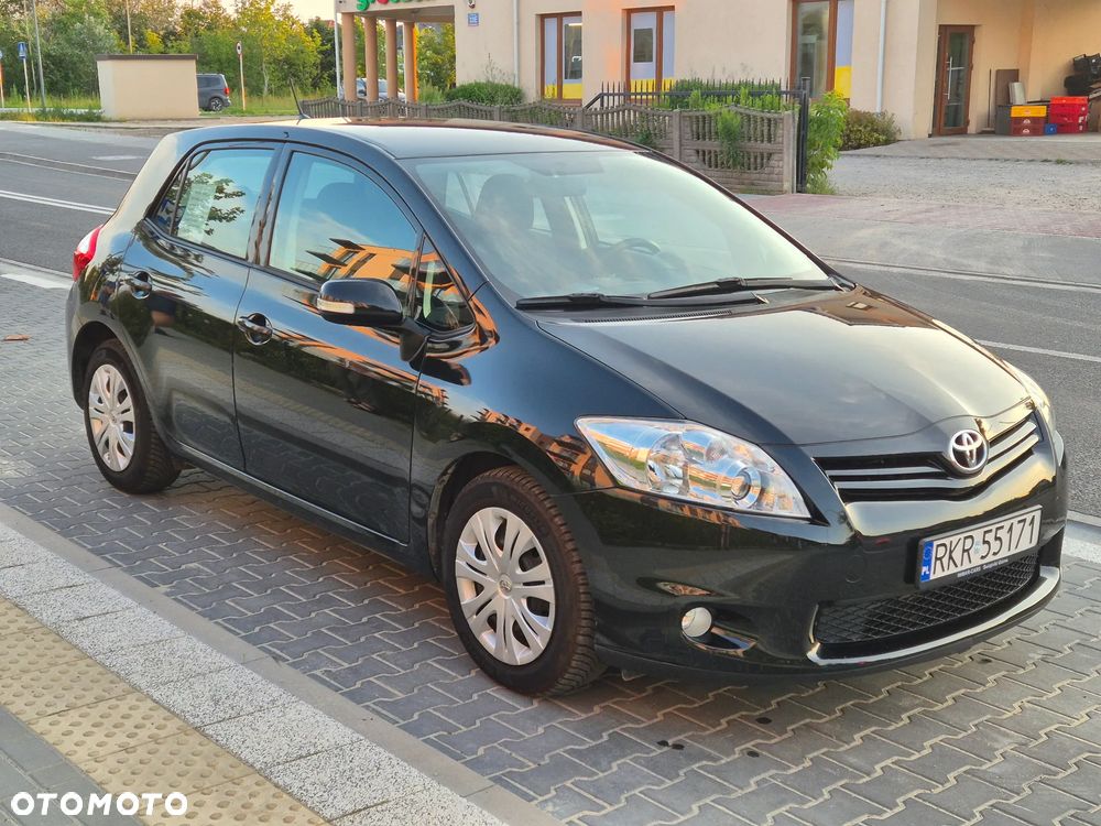 Toyota Auris 1.33 VVT-i Terra - 2