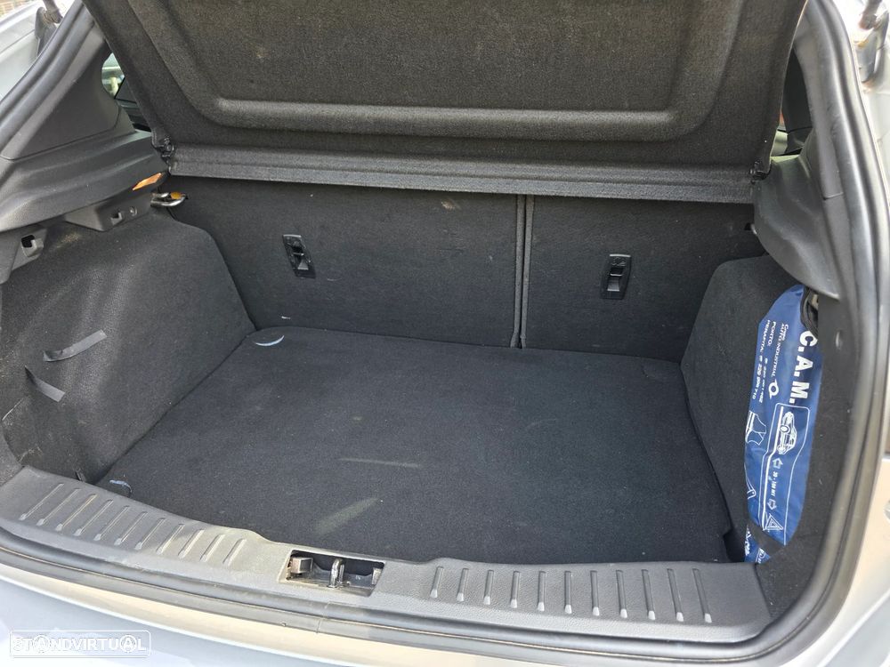 Ford Focus 1.0 EcoBoost MHEV ST-Line - 24