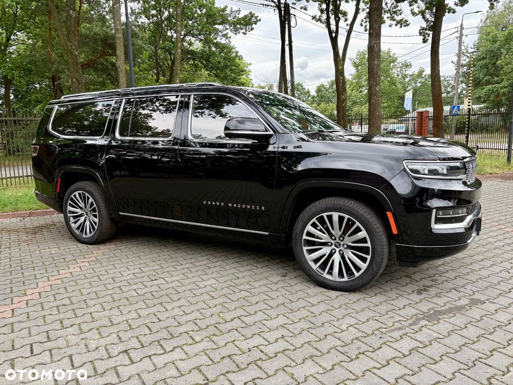 Jeep Grand Wagoneer - 6