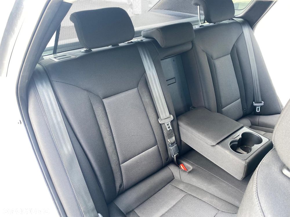 Hyundai i40 Kombi blue 1.7 CRDi DCT Premium - 17