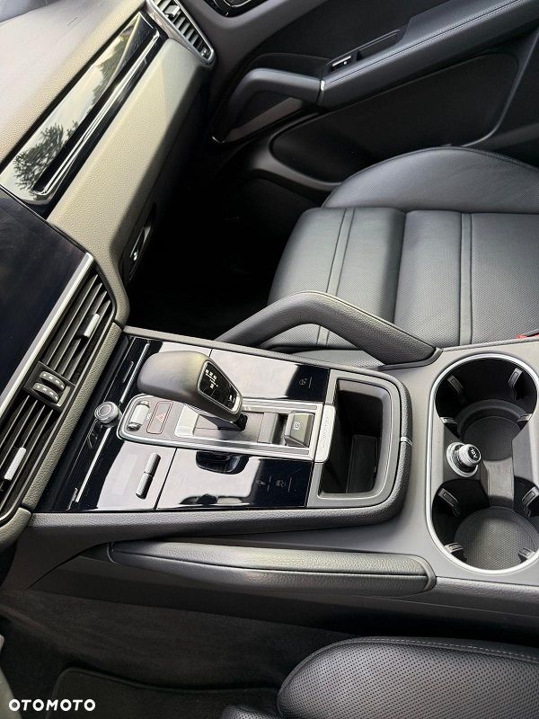 Porsche Cayenne - 17