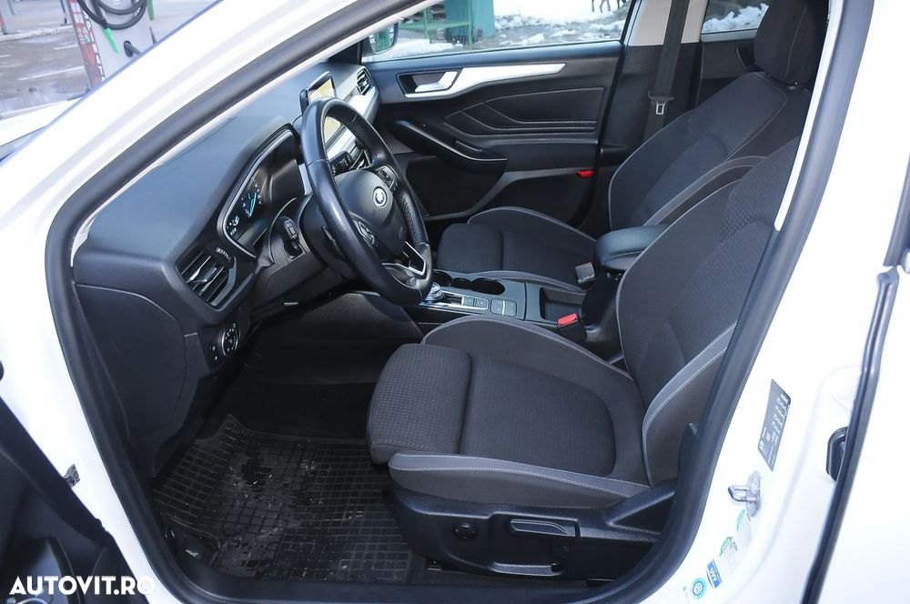Ford Focus 1.5 TDCi Powershift Titanium - 5