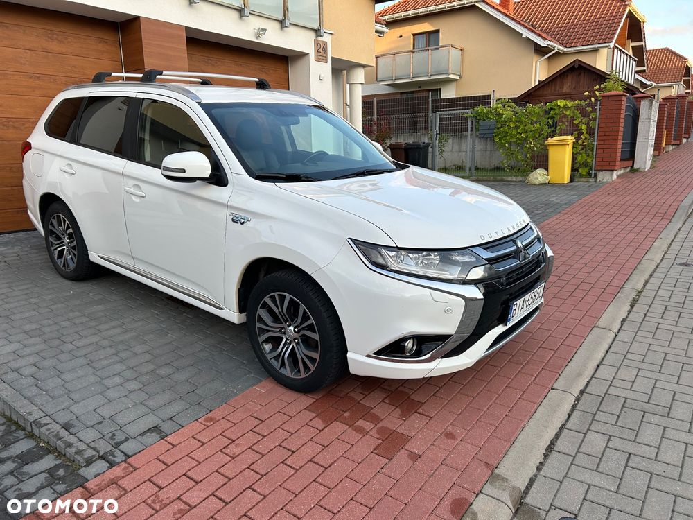 Mitsubishi Outlander - 1
