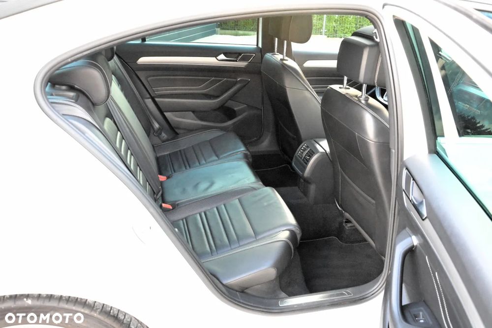 Volkswagen Passat 2.0 TSI Elegance DSG - 39