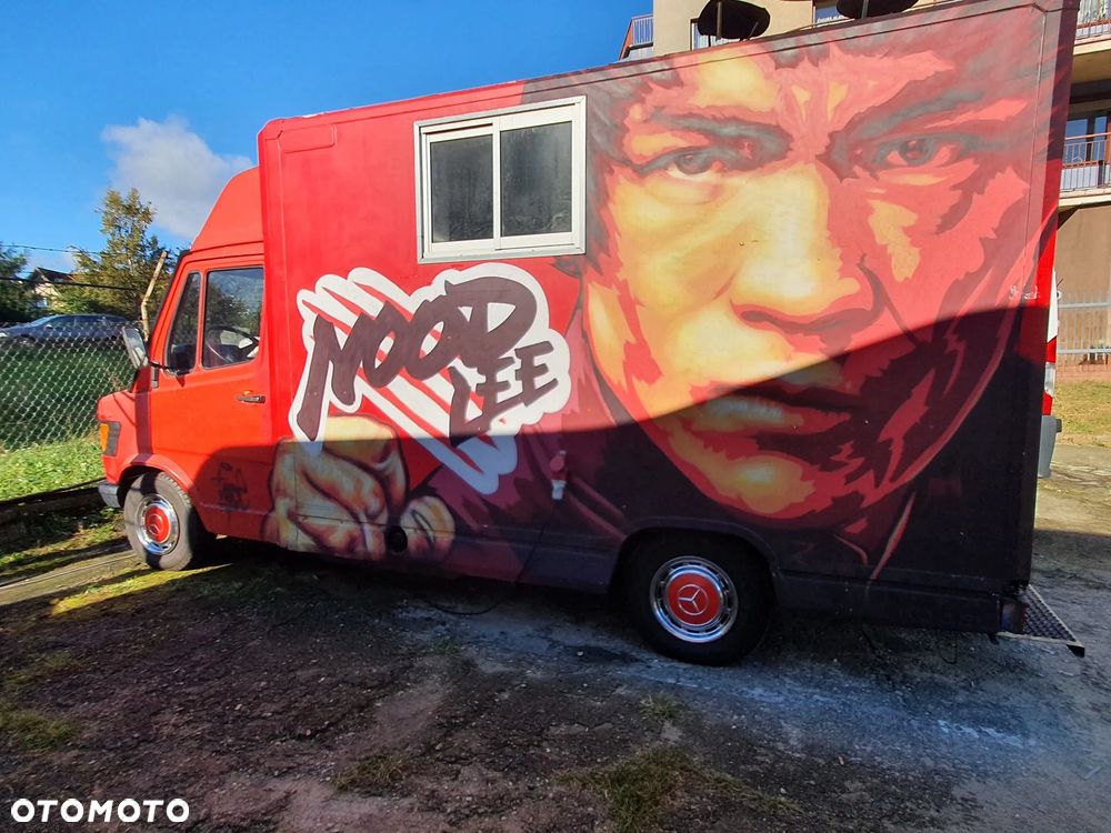 Mercedes-Benz 308D - 1