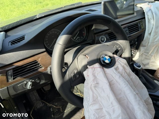BMW Seria 3 320d xDrive - 15
