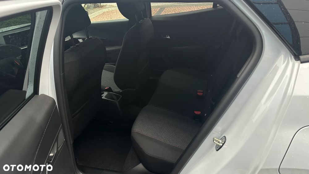 Peugeot 2008 PureTech mHEV Business e-DCS6 - 12