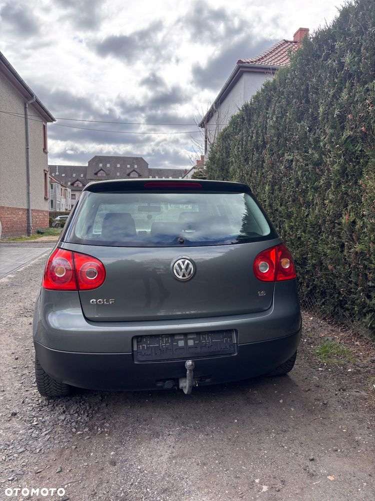 Volkswagen Golf 1.6 Trendline - 4