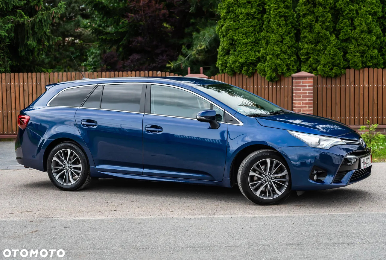 Toyota Avensis 2.0 D-4D Premium - 3