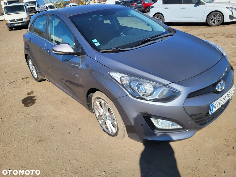 Hyundai i30 blue 1.6 CRDi Trend - 19