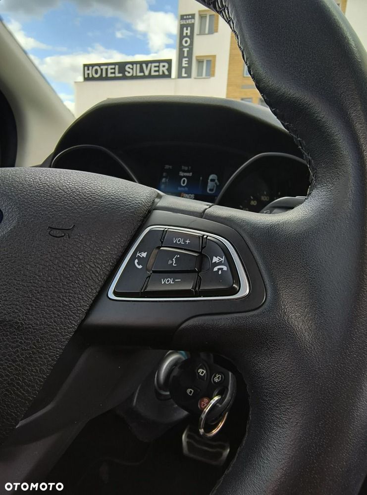 Ford Focus - 36
