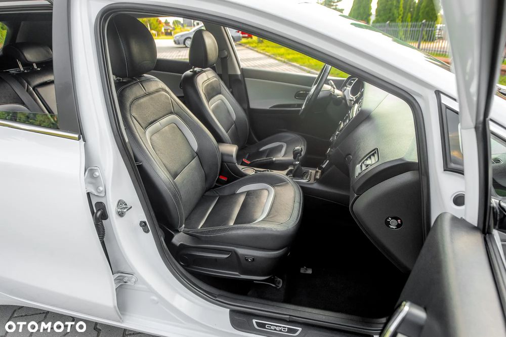 Kia Ceed 1.6 GDI Business Line - 27