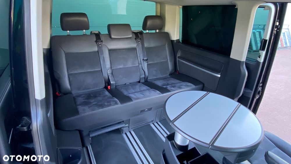 Volkswagen Multivan - 12