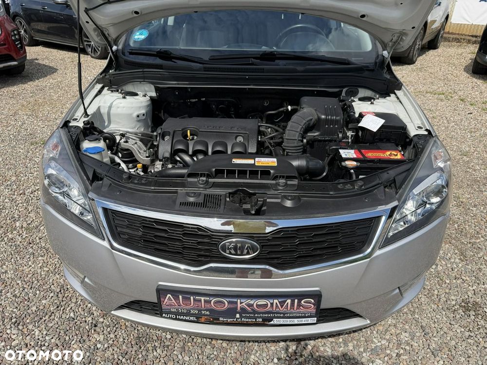 Kia Ceed 1.4 CVVT Dream-Team Edition - 12