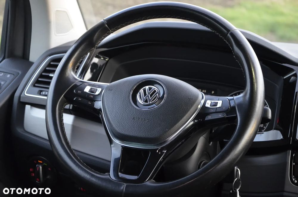 Volkswagen Multivan - 27