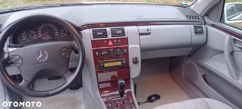 Mercedes-Benz Klasa E - 10
