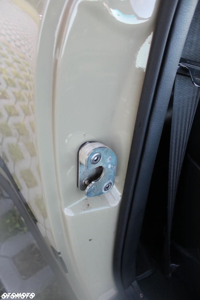 Porsche 911 Carrera 2 - 13