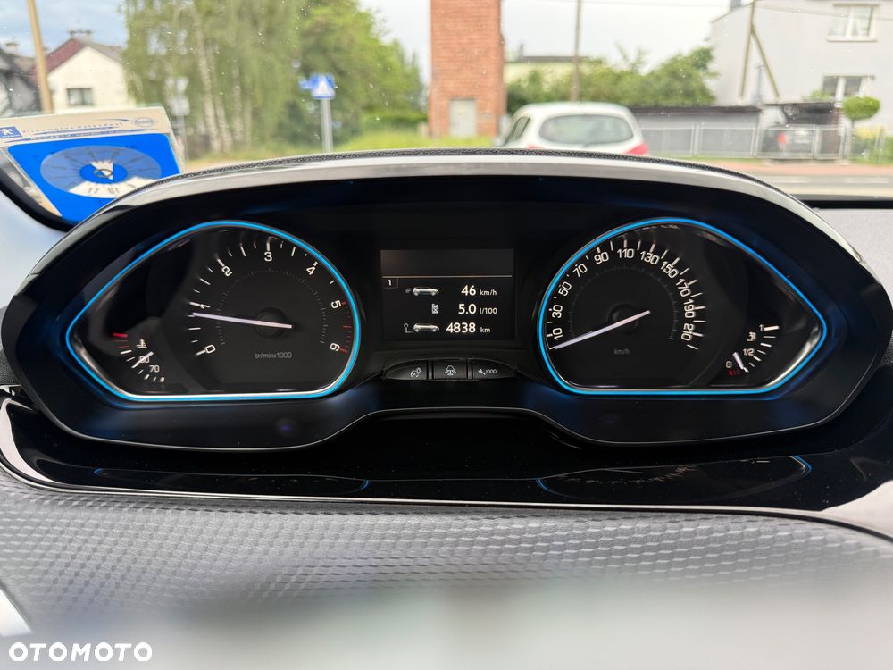 Peugeot 2008 BlueHDi FAP 120 STOP & START Allure - 28