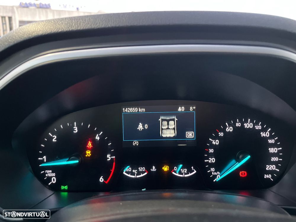 Ford Focus SW 1.5 TDCi EcoBlue Titanium - 26