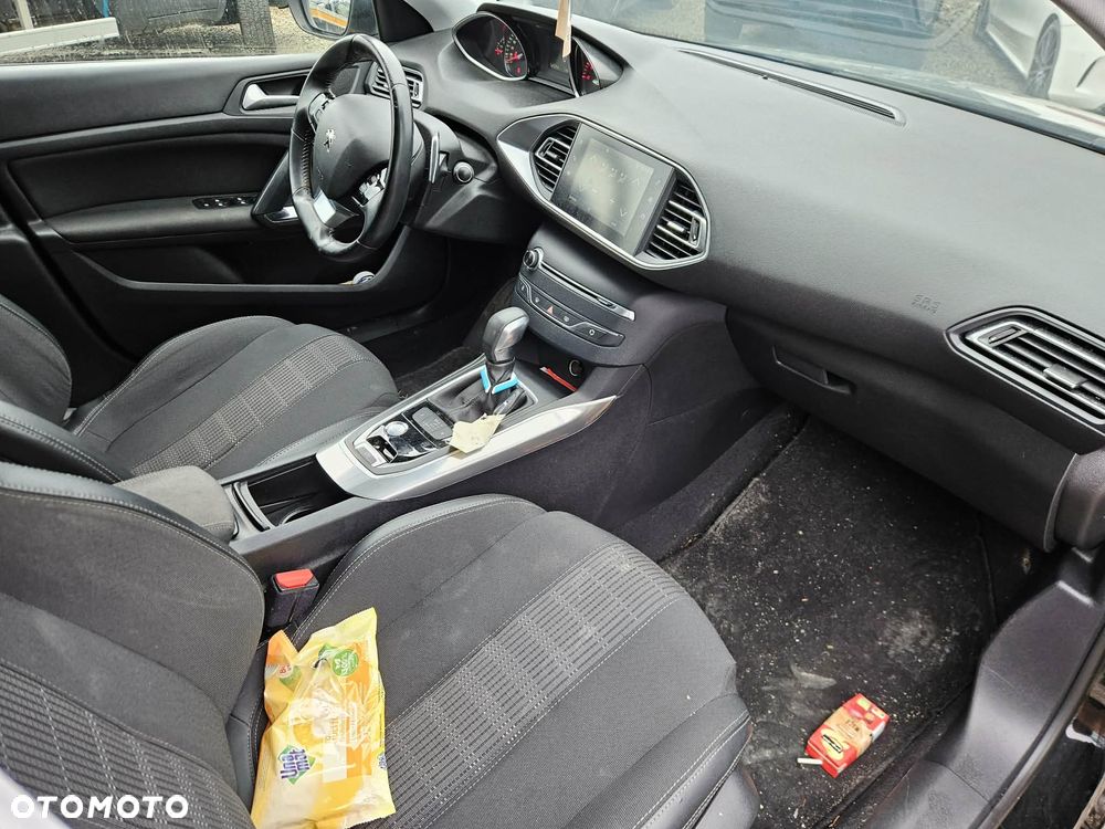 Peugeot 308 BlueHDi 130 EAT6 Stop & Start Active Business-Paket - 6