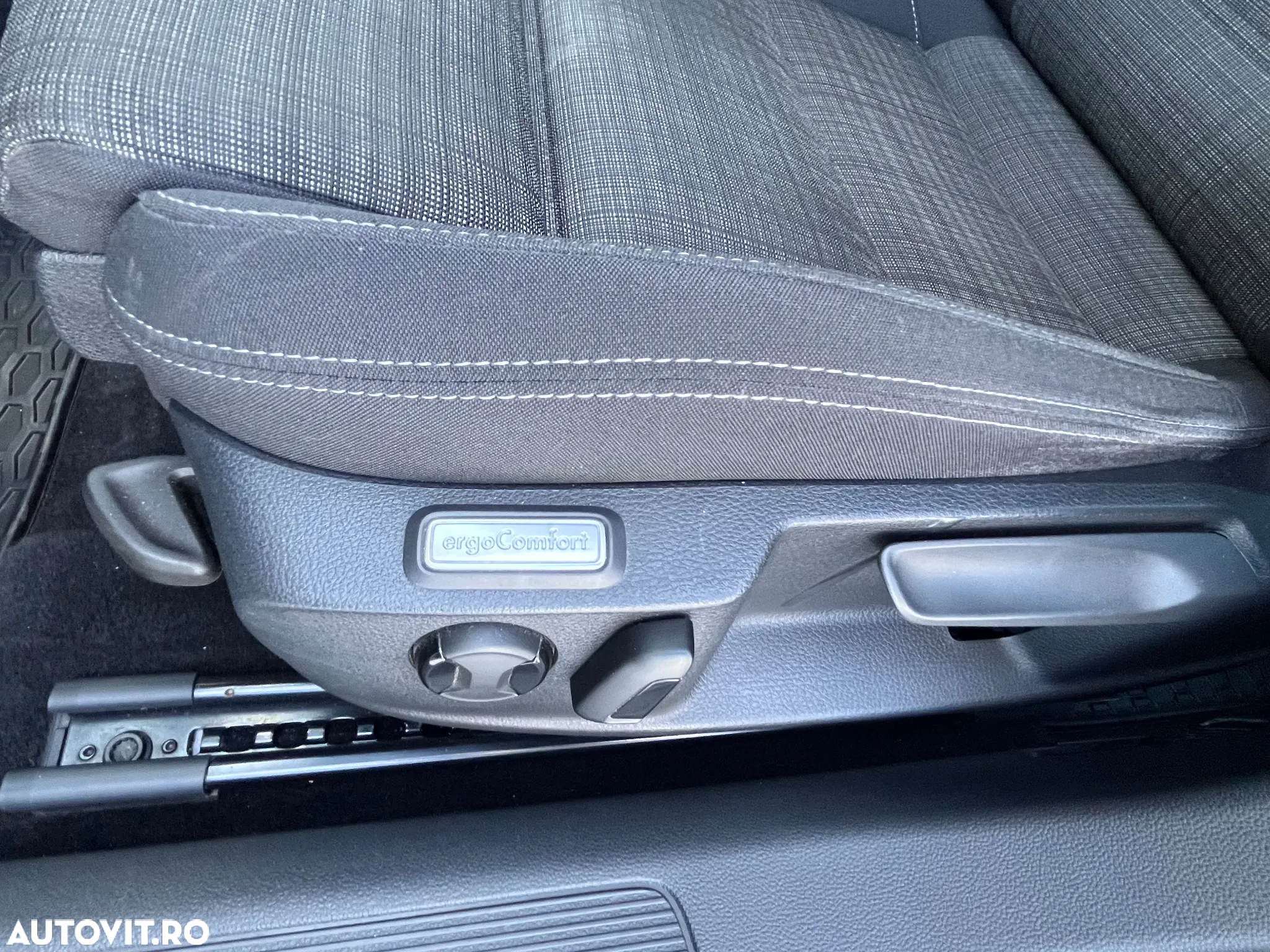 Volkswagen Passat - 12