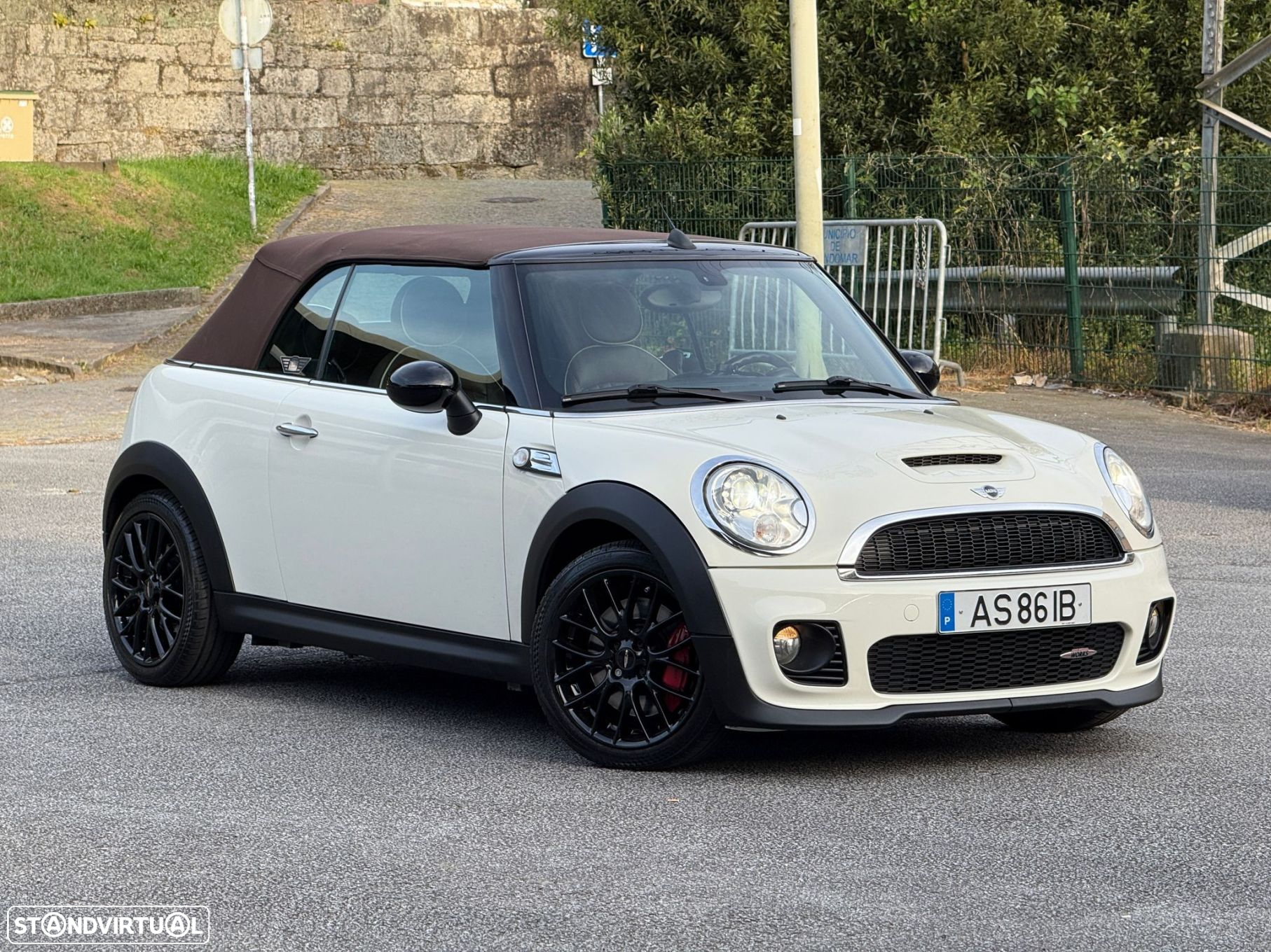 MINI Cabrio John Cooper Works - 21