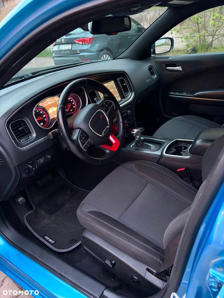 Dodge Charger 5.7 V8 RT - 4