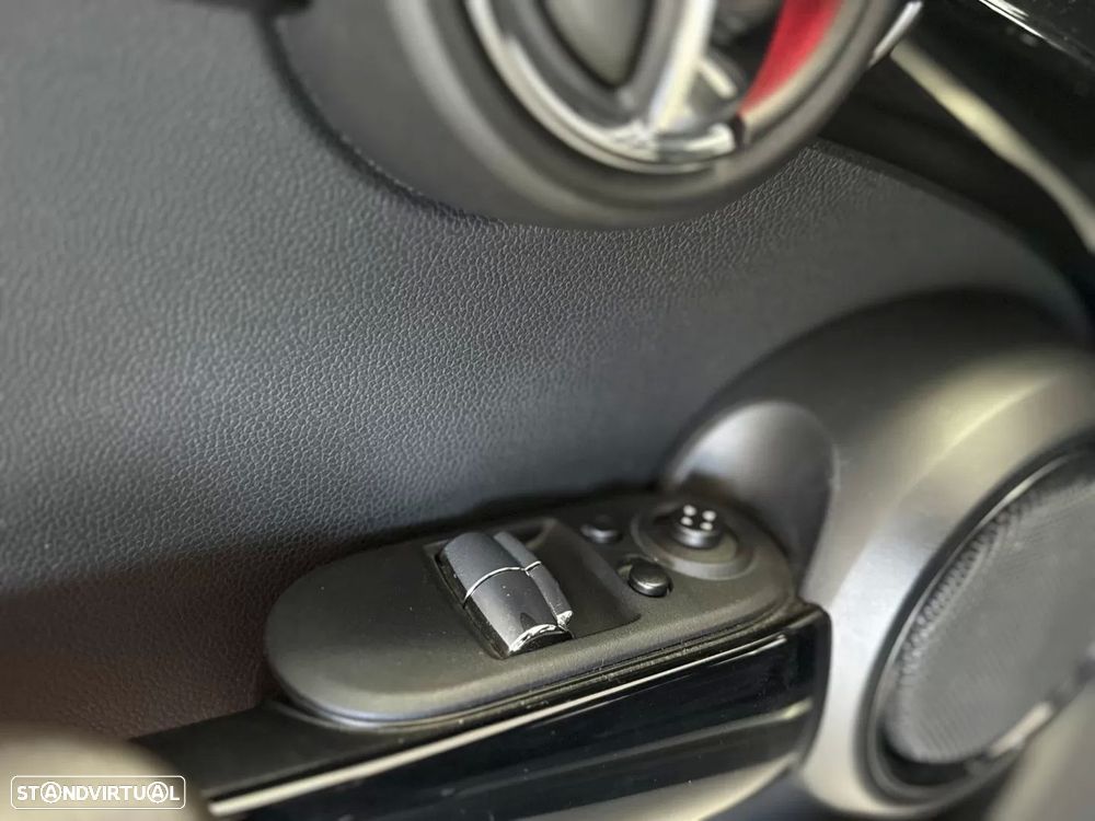 MINI 3 Portas One D - 34