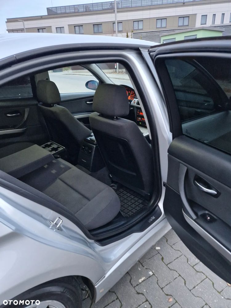 BMW Seria 3 318i Edition Sport - 18