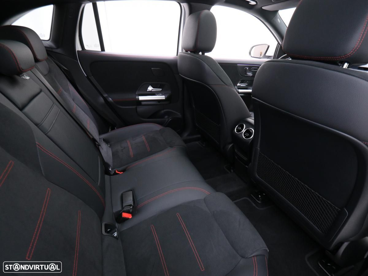 Mercedes-Benz EQA 300 4Matic AMG Line - 12