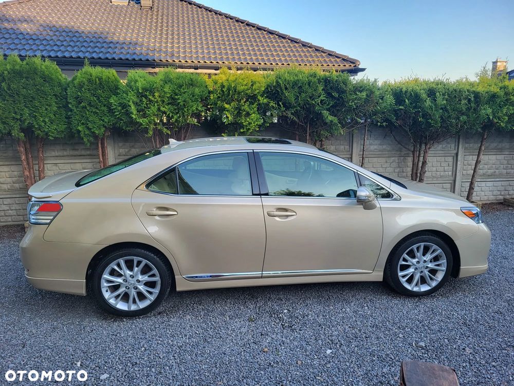 Lexus HS 250h - 3