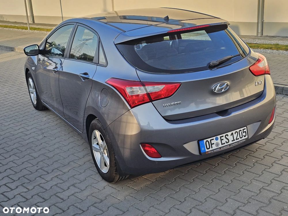Hyundai i30 1.4 CRDi Premium - 8