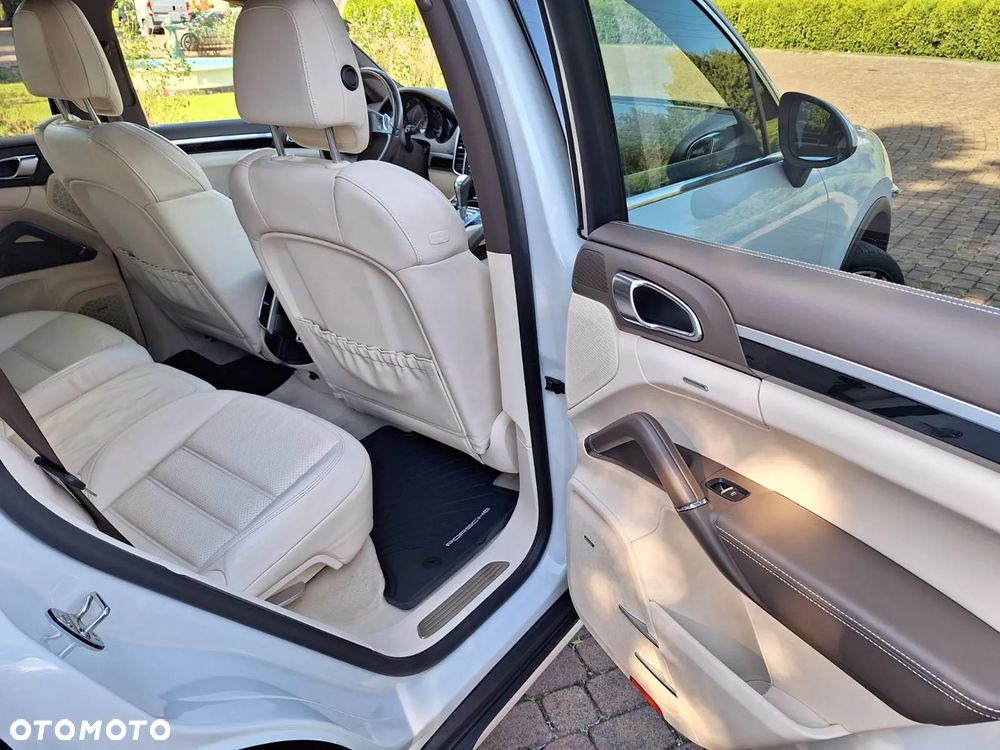 Porsche Cayenne - 13