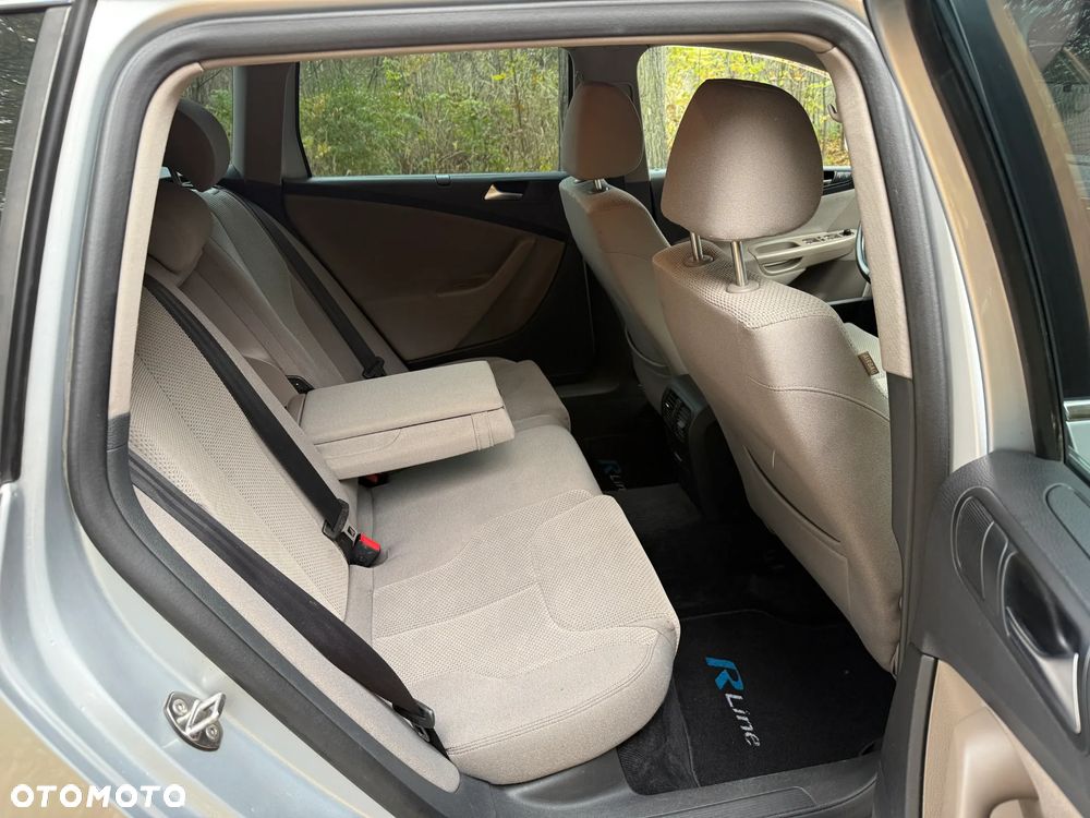 Volkswagen Passat Variant 2.0 TDI DPF R-Line Edition - 26