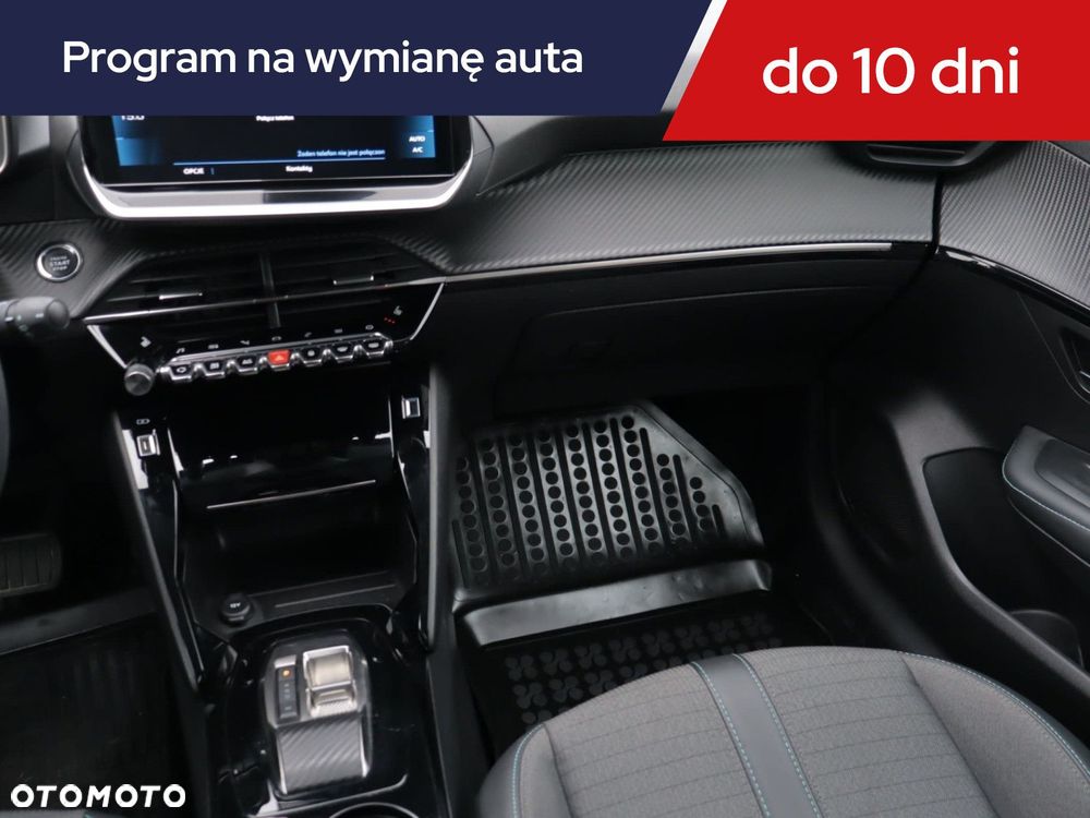Peugeot 208 - 10