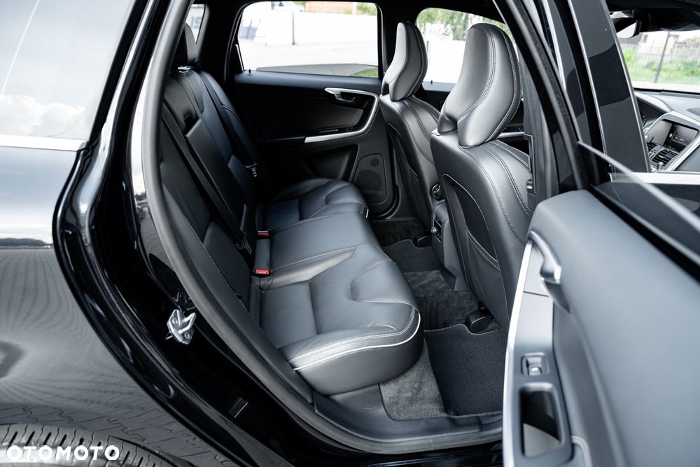 Volvo XC 60 D4 AWD Geartronic Summum - 24