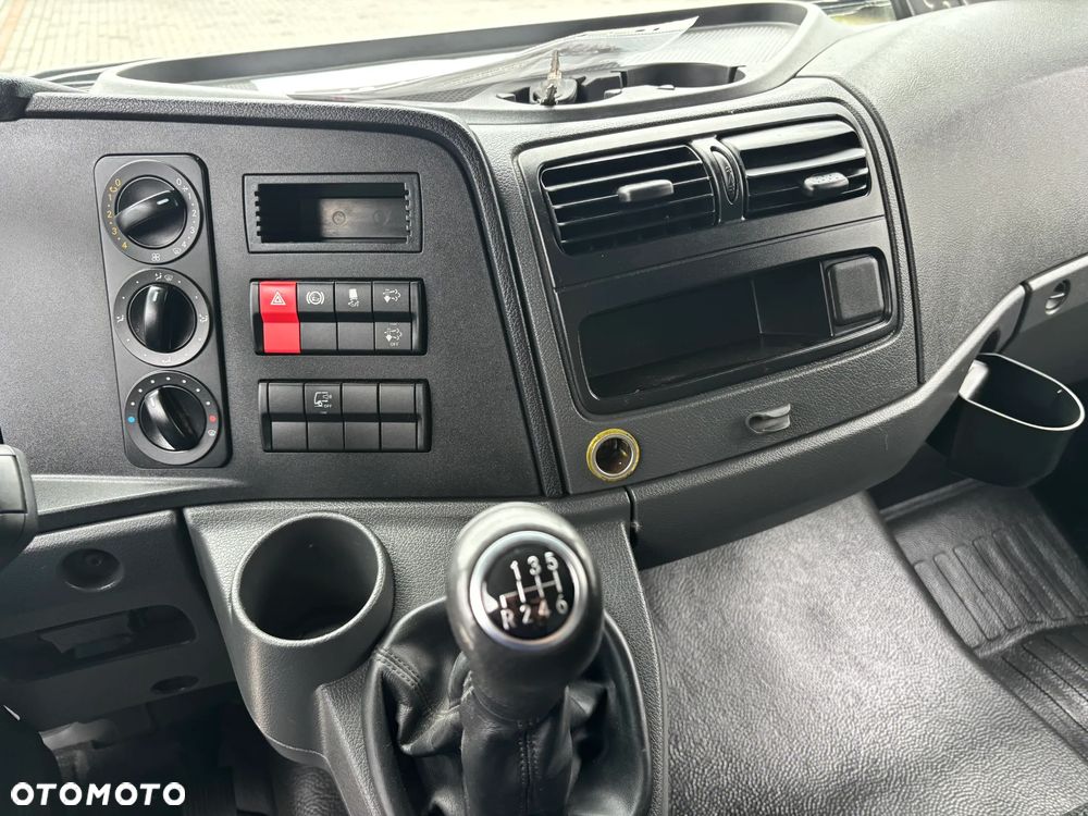 Mercedes-Benz 818 821 921 1018 1221 1218 1224 1523 1527 - 12