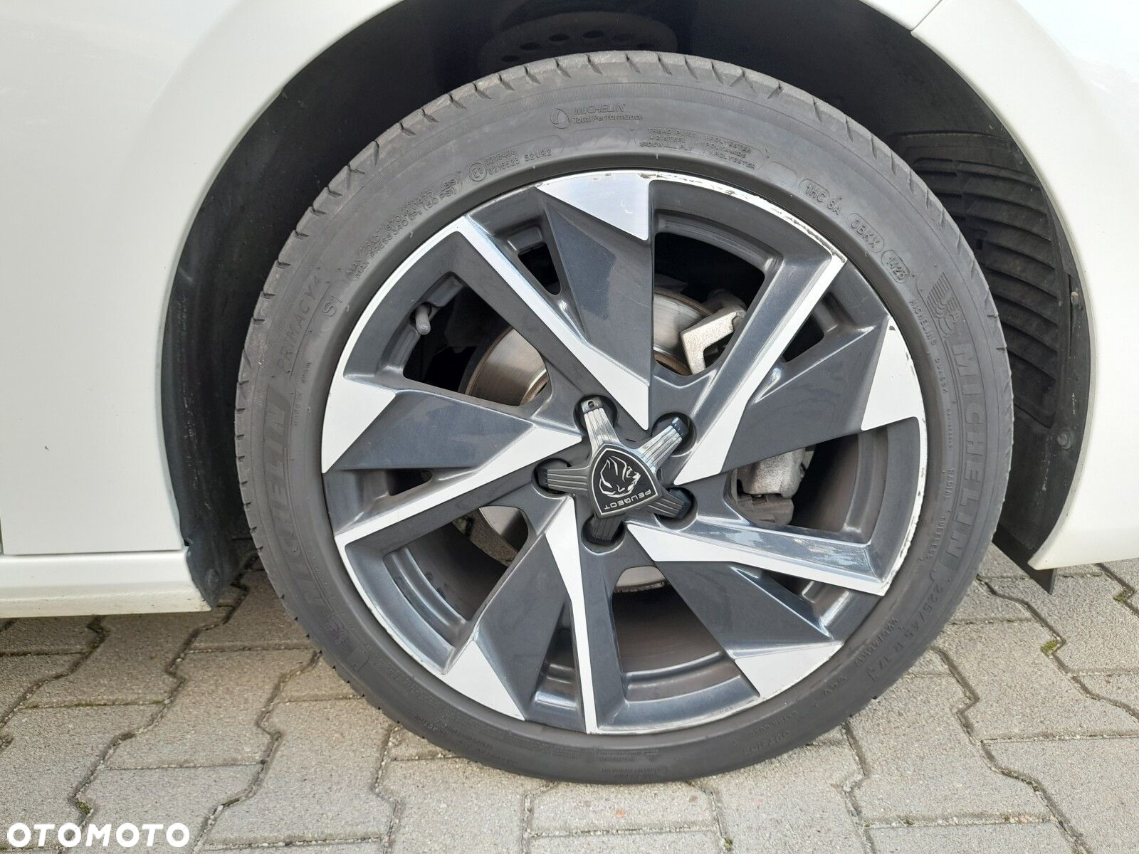 Peugeot 308 1.2 PureTech Allure Pack S&S EAT8 - 8