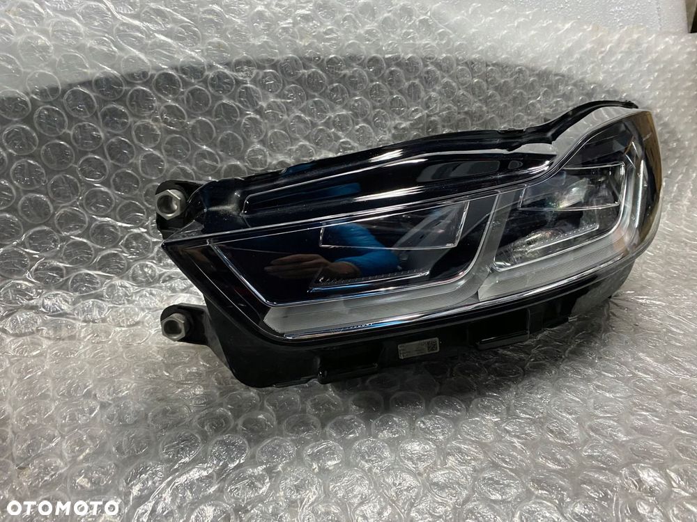 LAMPA LEWA MATRIX JAGUAR I-PACE X590 J9D3-13W030HC - 2