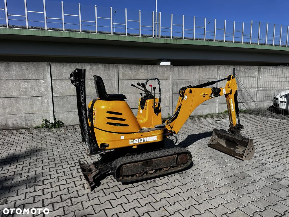JCB 8010 - 3