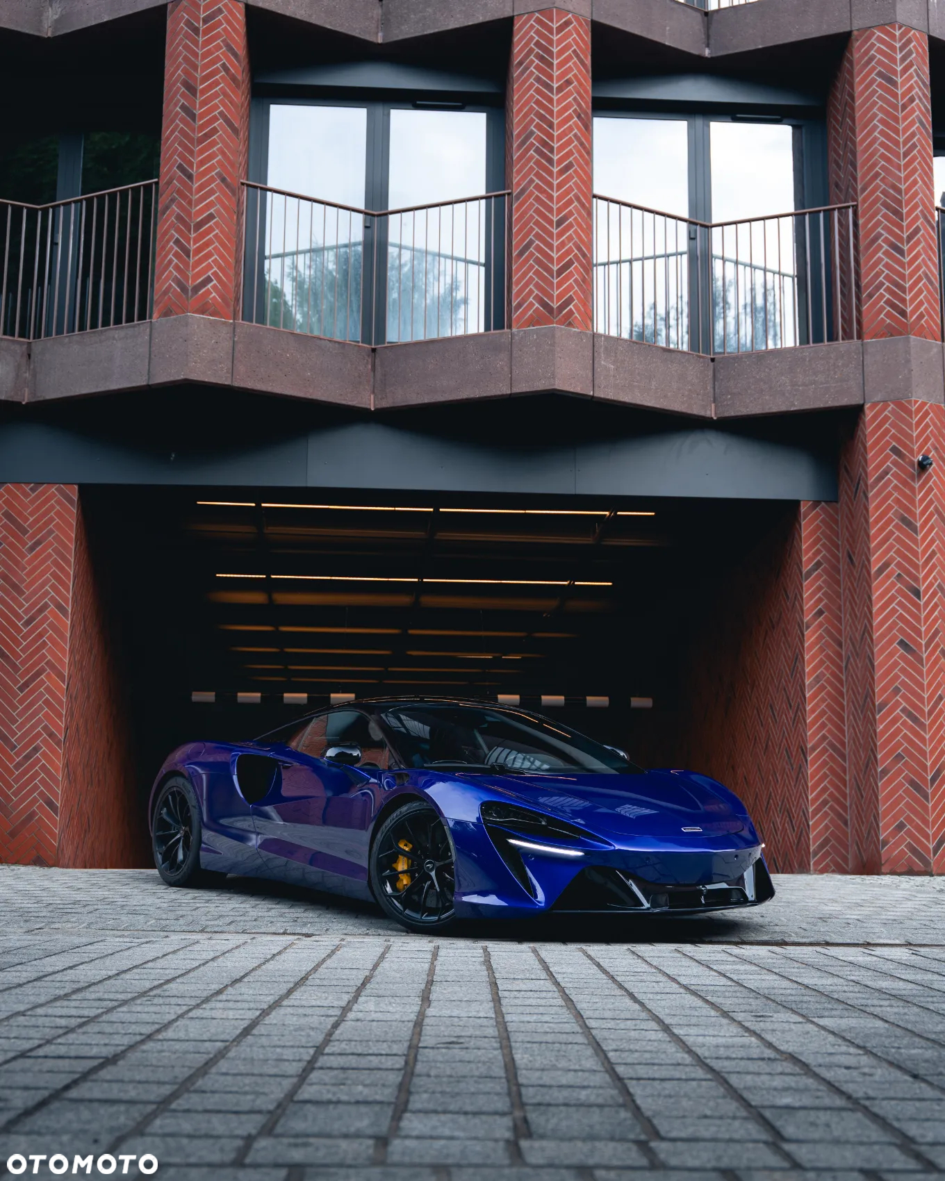 McLaren Artura - 10