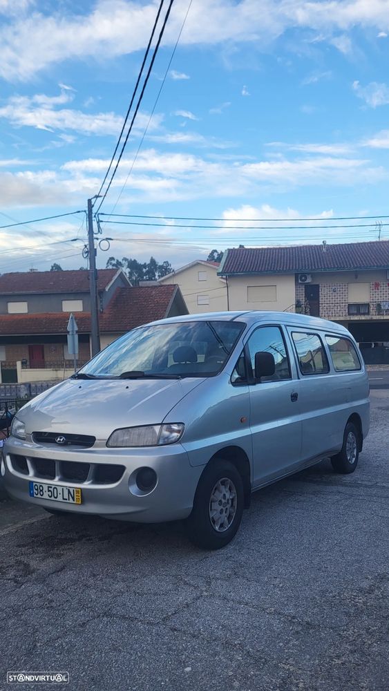 Hyundai H-1 Starex - 1