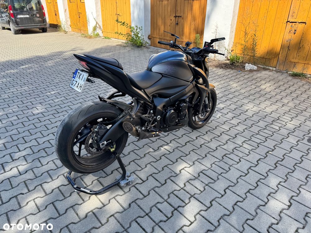 Suzuki GSX 1000 - 3