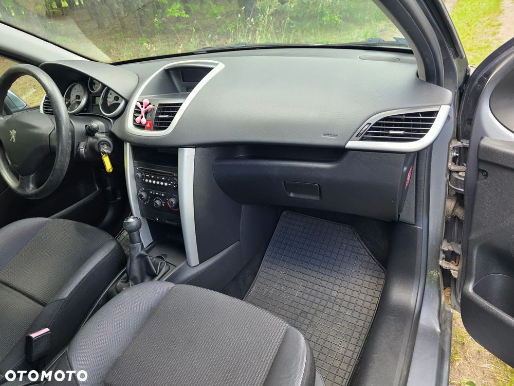 Peugeot 207 - 7