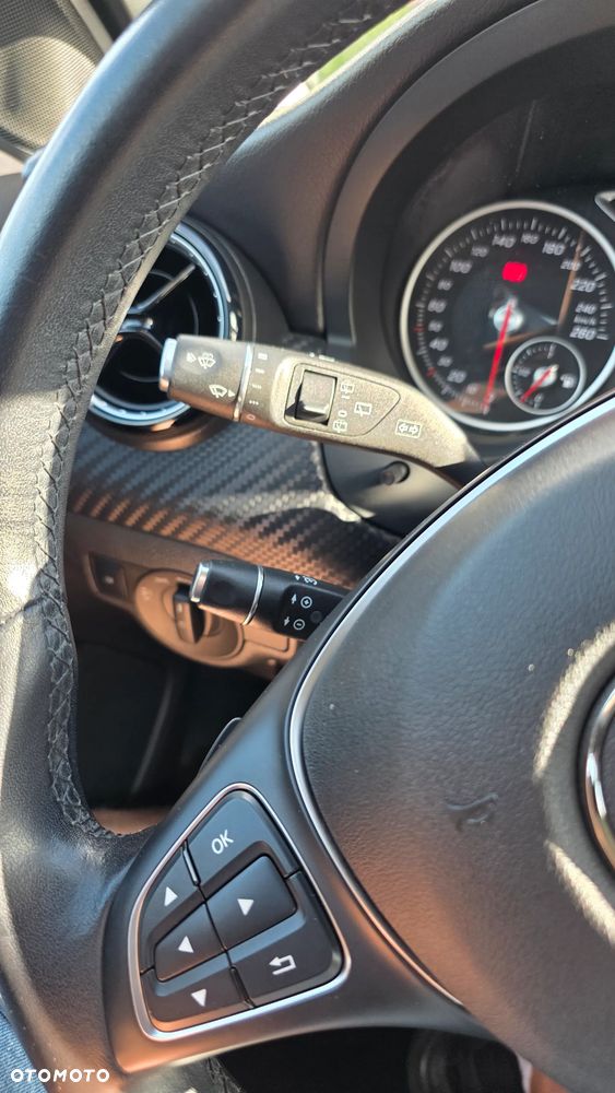 Mercedes-Benz GLA 200 7G-DCT - 19