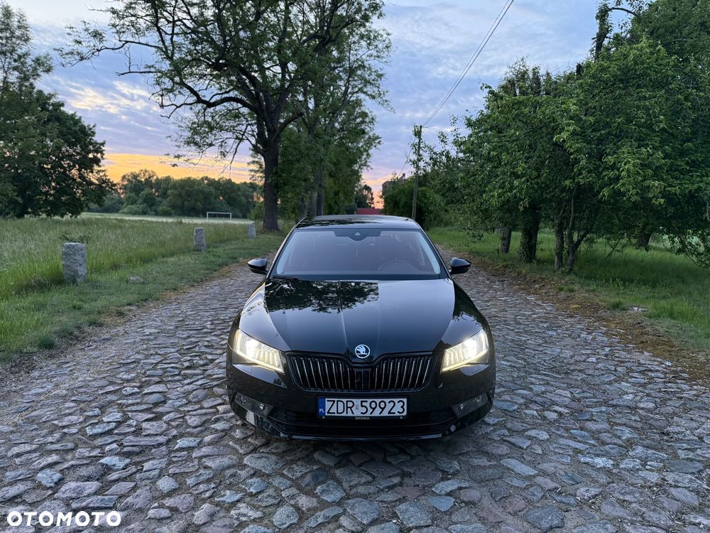 Skoda Superb 2.0 TDI 4x4 L&K DSG - 9