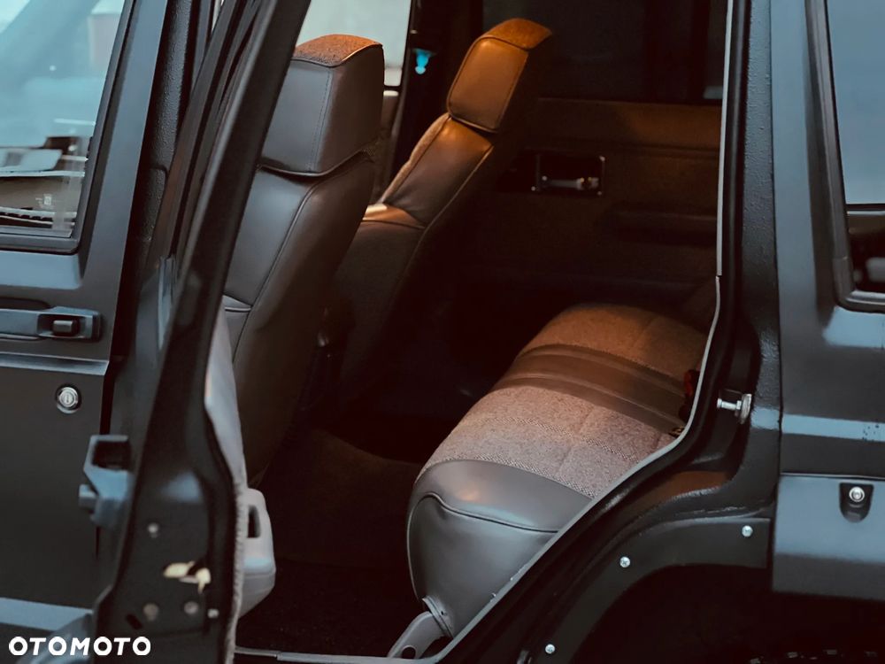 Jeep Cherokee 4.0 Limited - 9