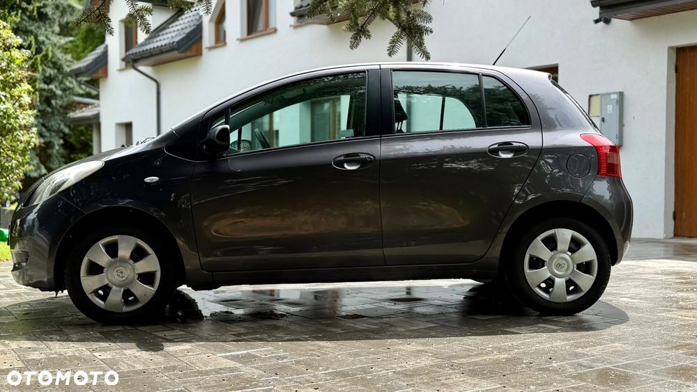 Toyota Yaris - 16