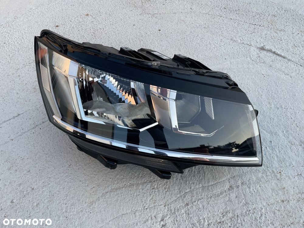 VW T6 Lift 7L1941006B transporter prawy reflektor lampa igła - 1